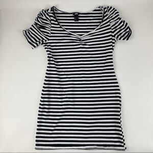 H&M Dress Womens Medium Blue White Striped Round Neck Scrunched Sleeve